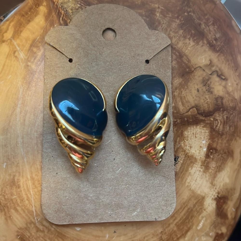 Vintage Clip On Earrings